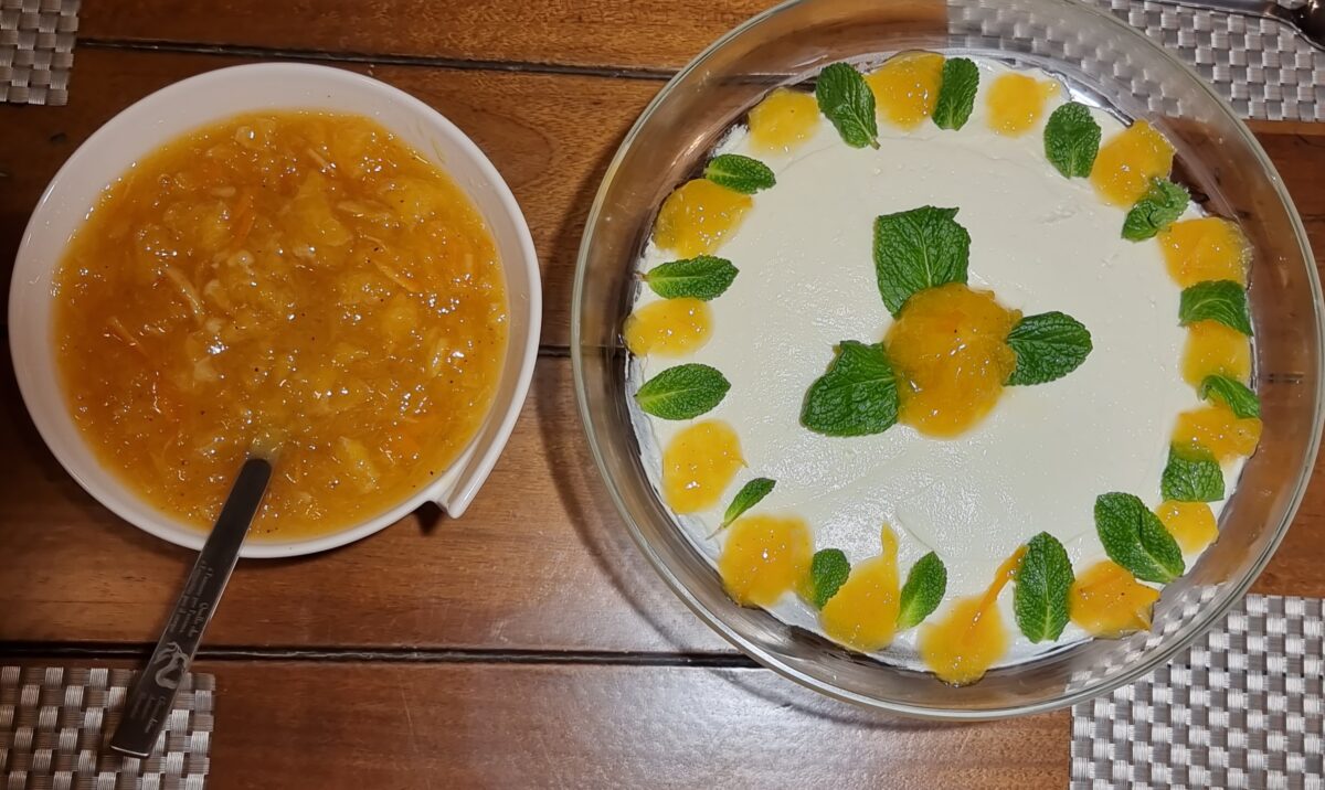 Hang op – abgetropfter Joghurt mit beschwipsten Orangen